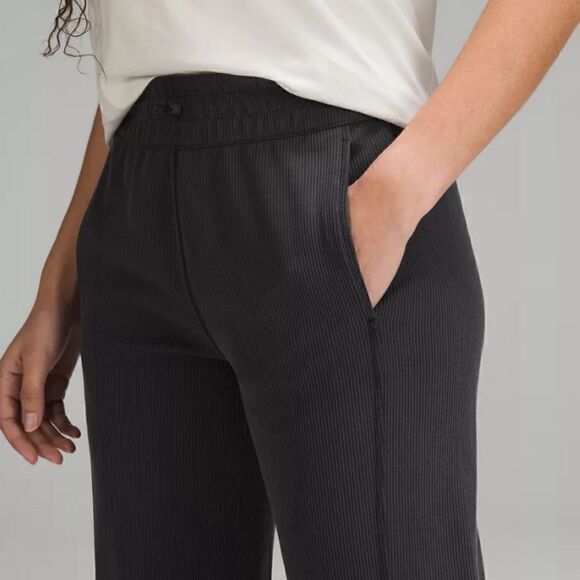 Lululemon Ribbed Softstreme Mid-Rise Wide-Leg Crop Pant 25" SOLD OUT Sz 14 Navy - Picture 4 of 16